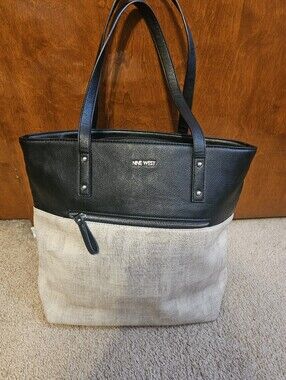 NINEWEST LARGE LOTS OF COMPARTMENTS BLACK & TAN PURSE